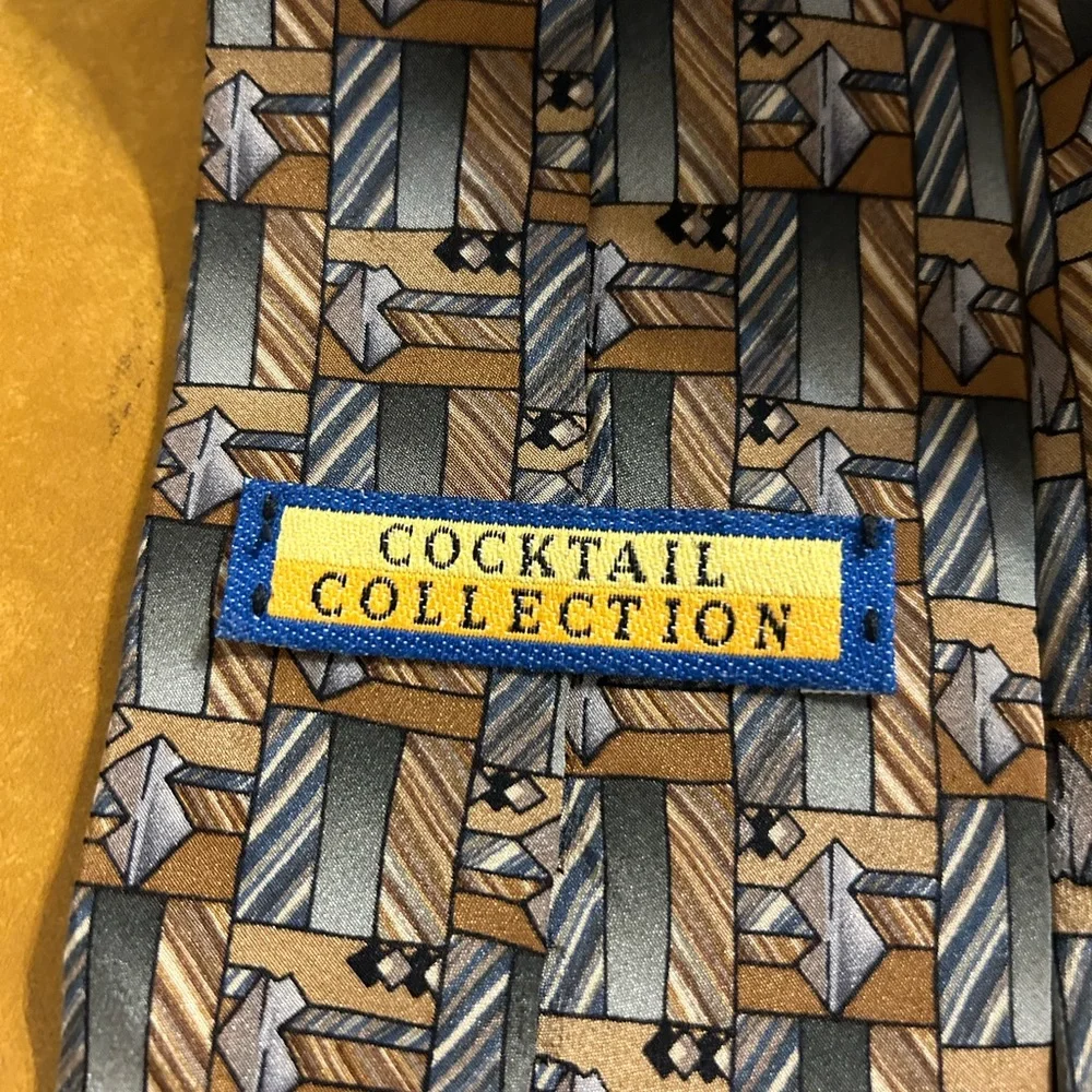 2 Vintage Men’s Cocktail Collection Neck Ties